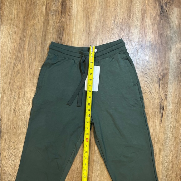NWT Fabletics Daria Jogger in Safari, size small. - Picture 6 of 9